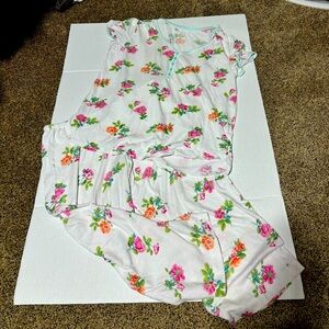 Carole Holman size large women’s pj’s. Pretty white w/pink flowers